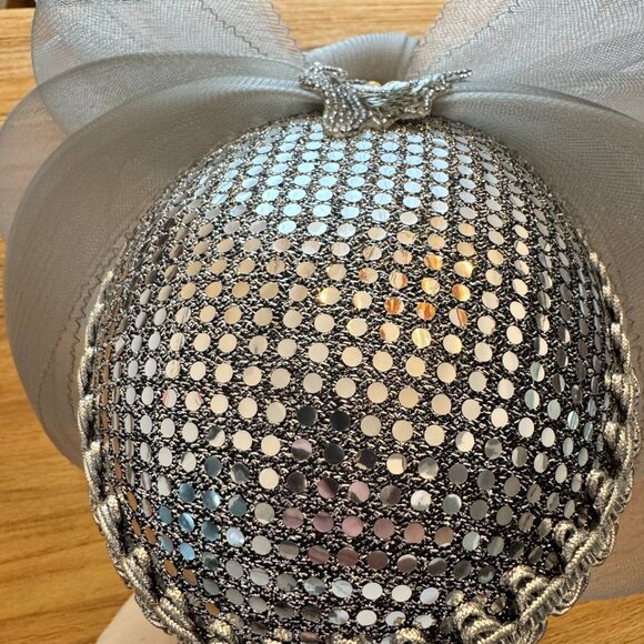 Vintage Silver Mesh Fascinator Hat with Bow & Sequined Net - Picture 2 of 5